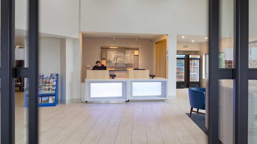 Express & By Ihg 3*