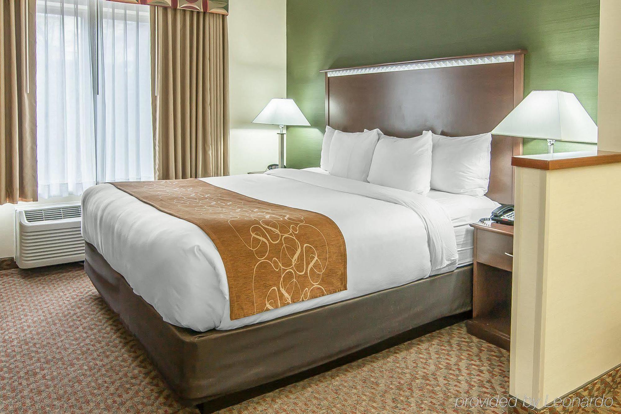 Express & By Ihg